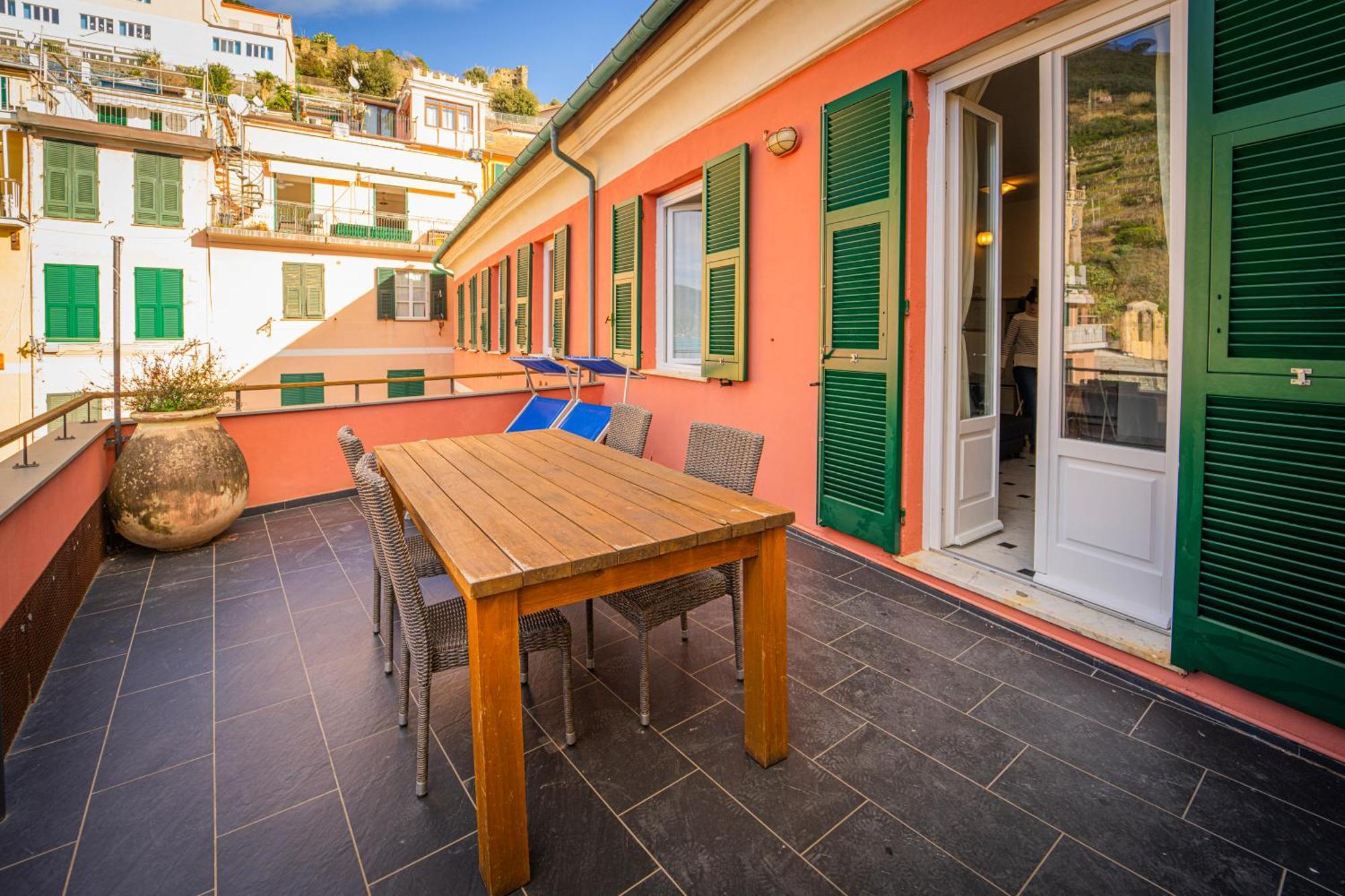 La Casa Di Eroico Vino Aparthotel Vernazza Luaran gambar