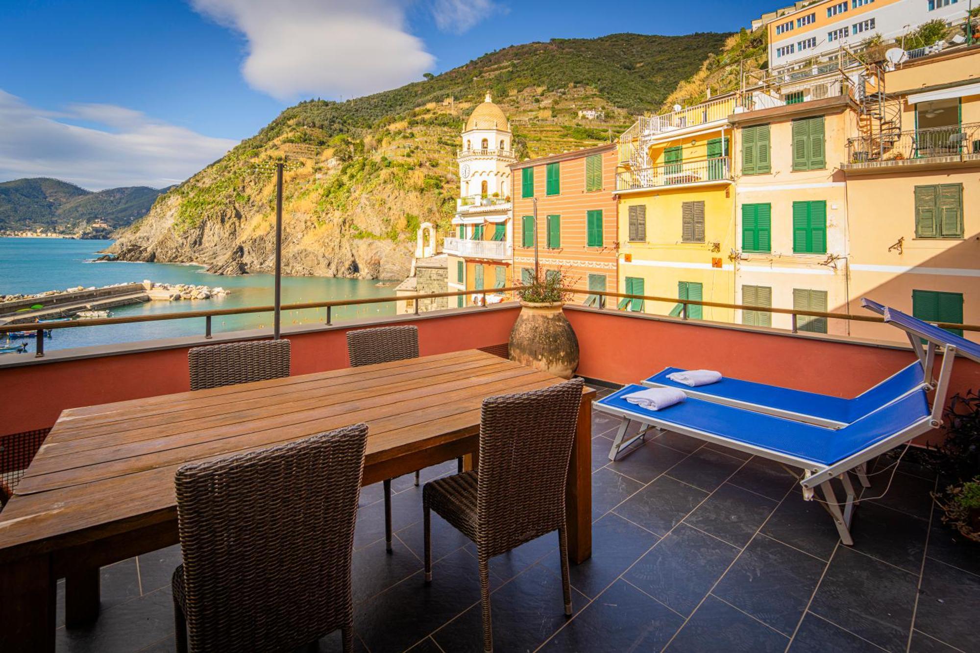La Casa Di Eroico Vino Aparthotel Vernazza Luaran gambar